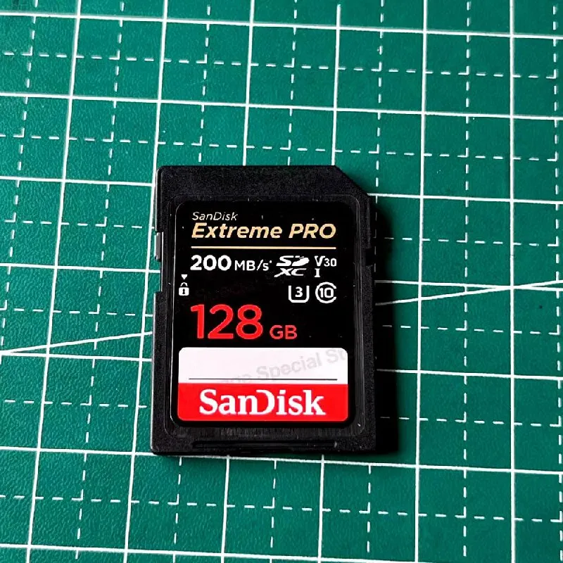 Флешка для фотоаппарата SD Sandisk extrem pro