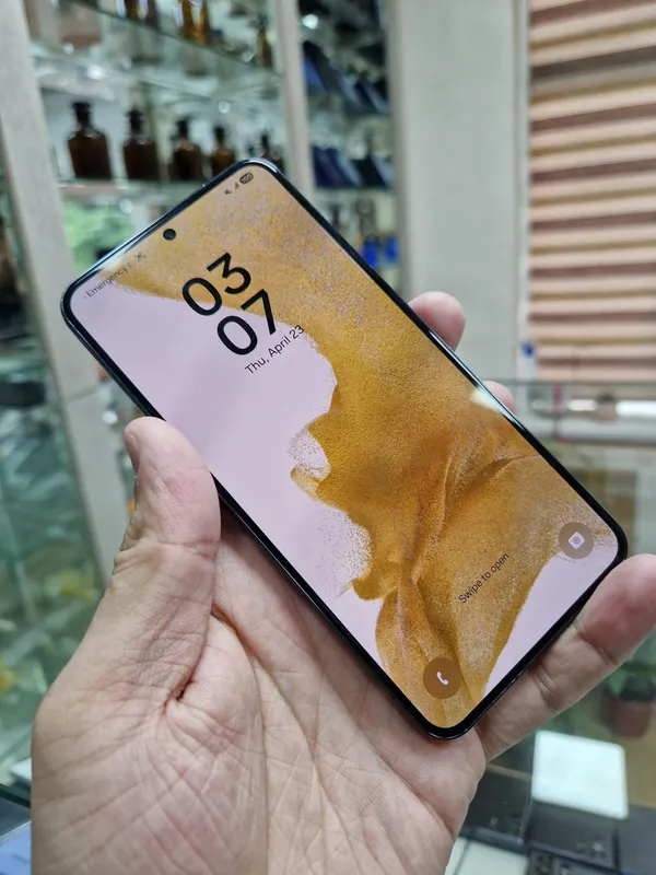 Samsung S22 2
