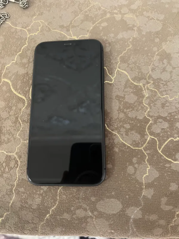 iPhone 11 память 64GB, ёмкость 72, состояние идеальное 2