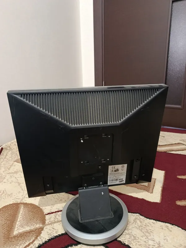 Мониторы Samsung и Philips 2 Мониторы Samsung и Philips 2