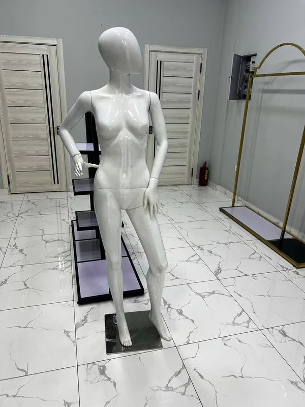 Maniken tilla va oq 4