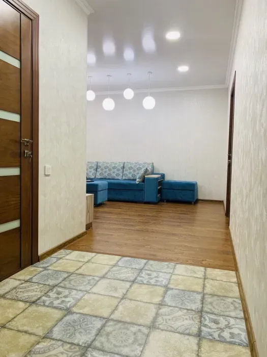 Квартира Сдаём метро ойбек 4