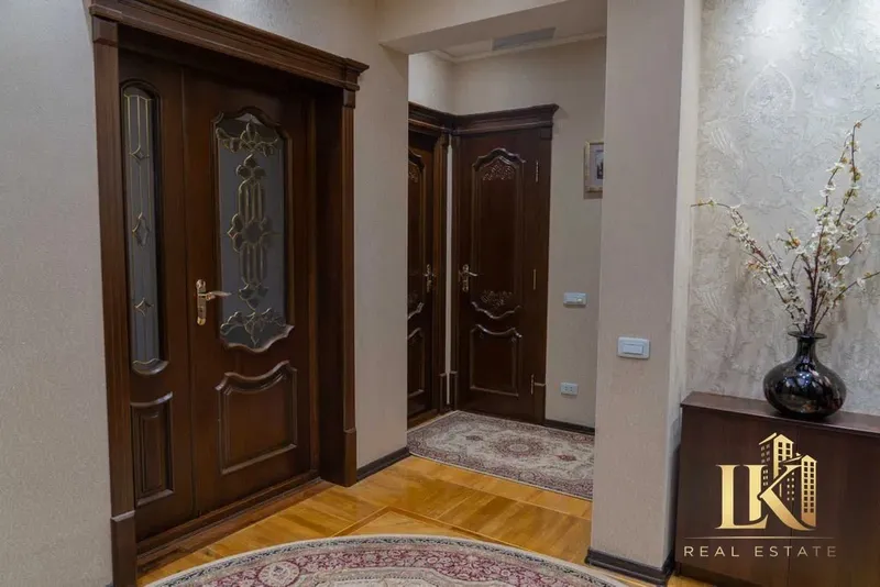 Продаётся 3-комнатная квартира 120 м² с ремонтом, Мирабадский район (ориентир: Госпитальный рынок) 3