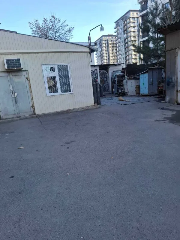 Продаётся земля с нежилым зданием 1