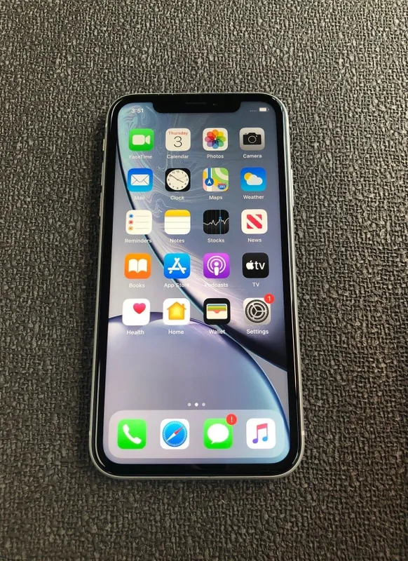 iPhone XS 512 ГБ, батарея 73% 1 iPhone XS 512 ГБ, батарея 73% 1