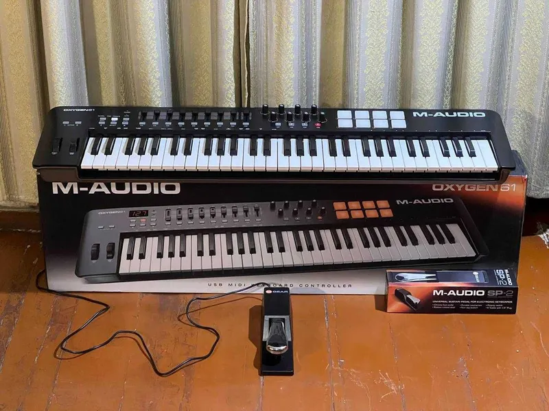 MIDI-клавиатура M-Audio Oxygen 61 + педаль M-Audio SP-2 в подарок! — фото 1