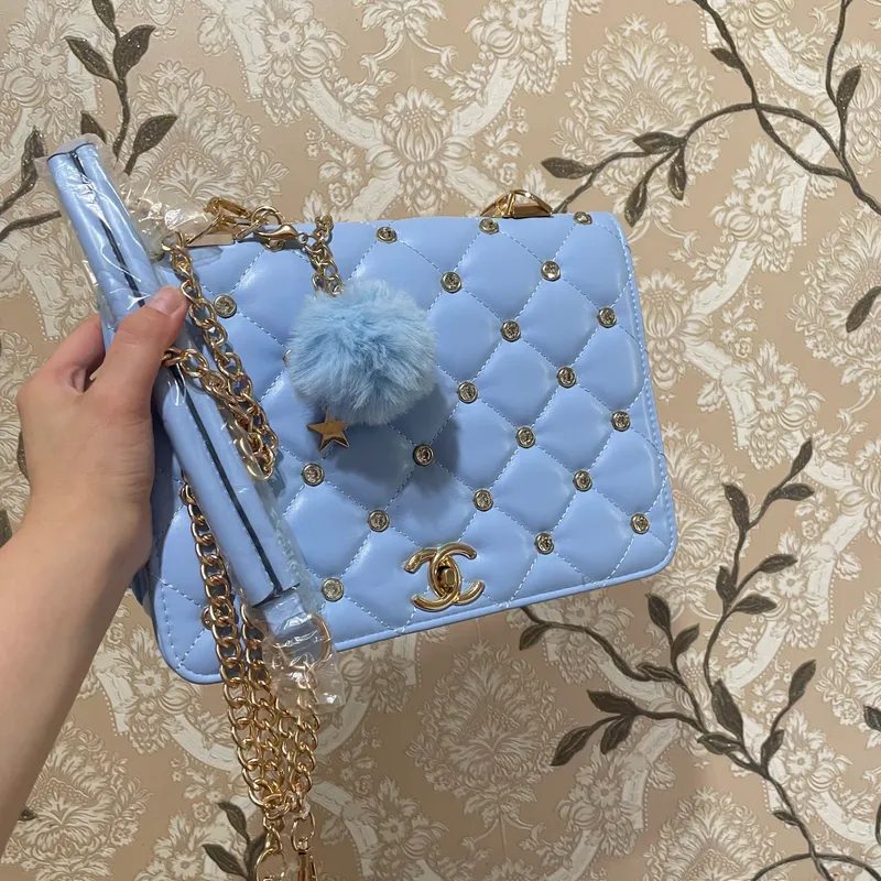 Женская сумка Chanel через плечо 2 Женская сумка Chanel через плечо 2