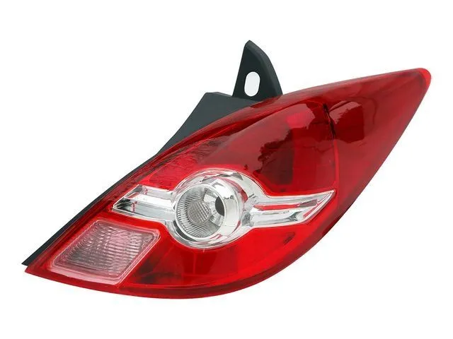 Nissan Tiida Xetchbek Stop fara Restayling 1 Nissan Tiida Xetchbek Stop fara Restayling 1