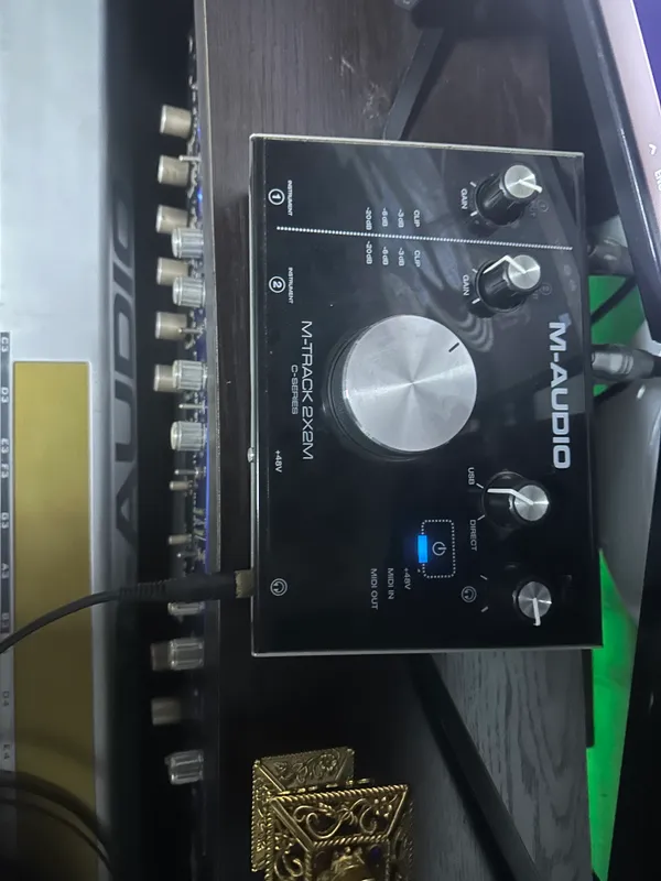 Studio sotiladi 4 Studio sotiladi 4
