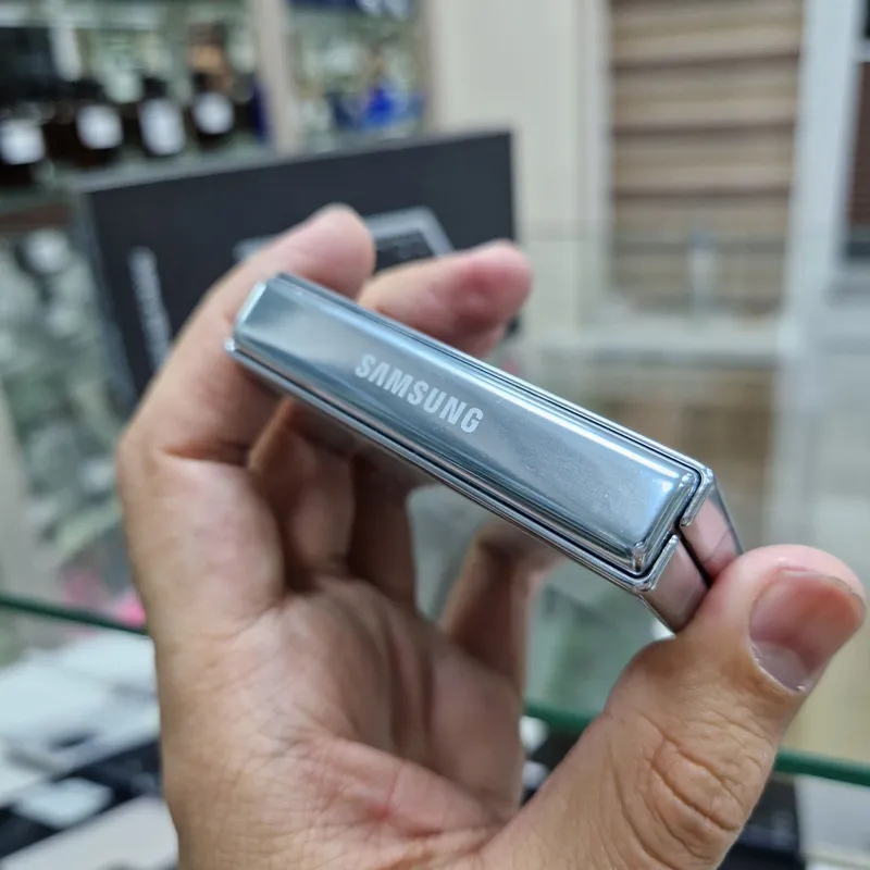 Samsung Flip5 — фото 2