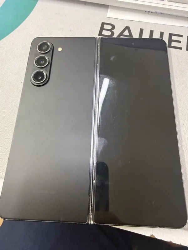Galaxy Z Fold 5 чоткий состаяния