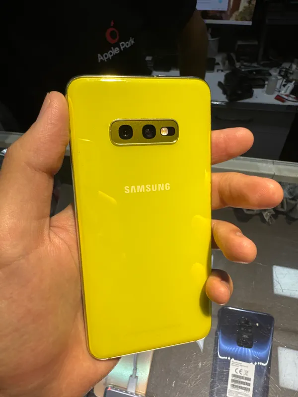 Samsung Galaxy S10e 1