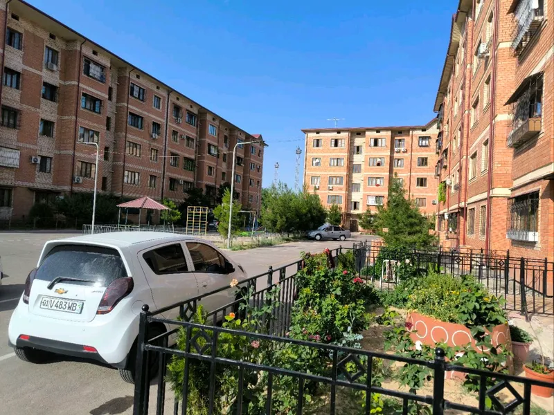 Продается квартира  3х комнатная  1  этаж
