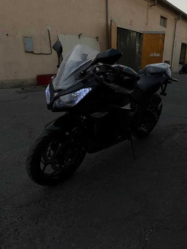 Абсолютно новый Kawasaki Ninja 250cc ABS 5 Абсолютно новый Kawasaki Ninja 250cc ABS 5