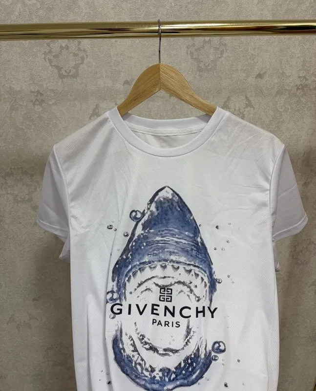 Givenchy futbolka M 3 Givenchy futbolka M 3