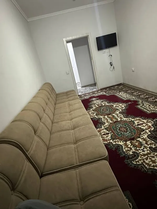 Sergeli Yangi Darxonda 3- xonali sharoiti bor uy arendaga beramiz 8