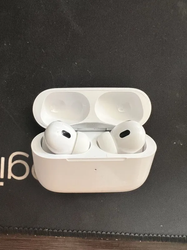 Наушники AirPods. Pro в отличном состояни