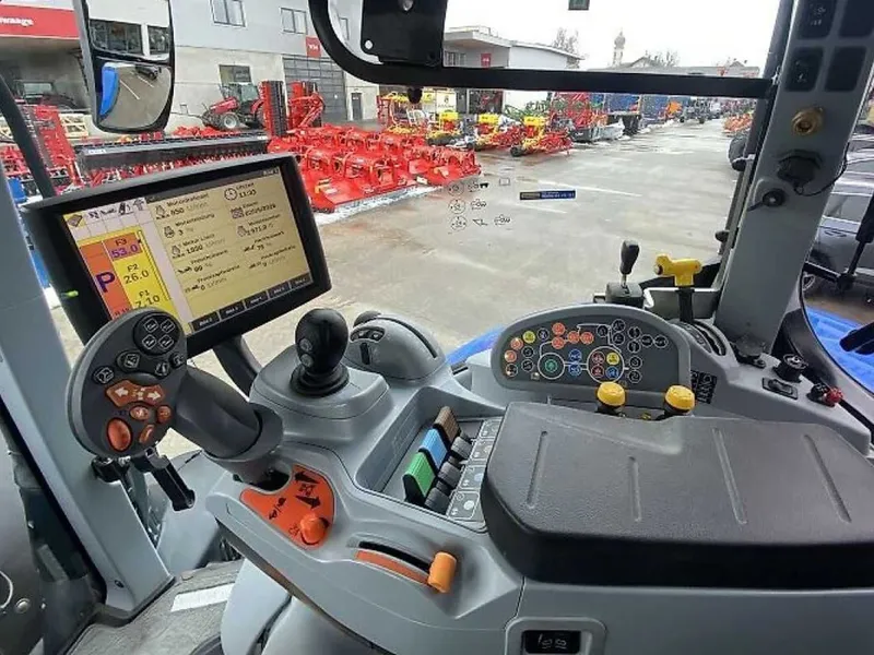 Колесный трактор New Holland t7.190 auto command sidewinder — фото 7