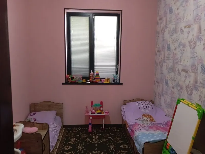 Продаю дом Кибрай Янгиункургон МФЙ. 2 Сот.4 ком +кухня - сталовая. — фото 1