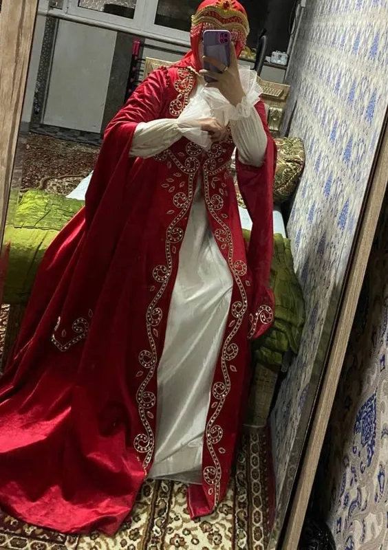 2 soatga kiyilgan yangidek.