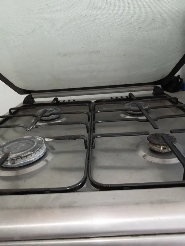 Gaz plita ishlatilgan holati yahshi 2 Gaz plita ishlatilgan holati yahshi 2