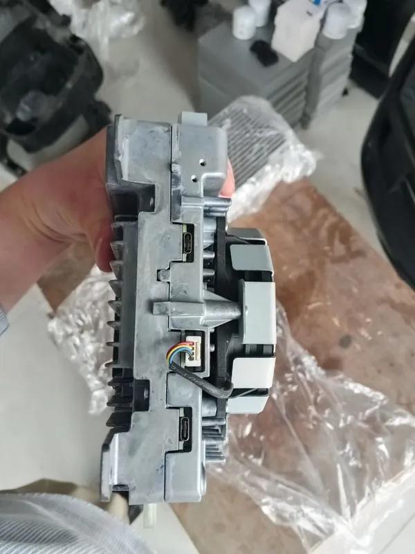 Основной мультимедийный блок Lixiang L7 2