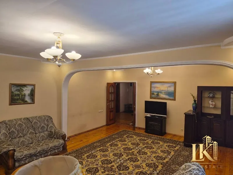 Продаётся 4-комнатная квартира, 151 м², 3/9, Мирабадский район — фото 2