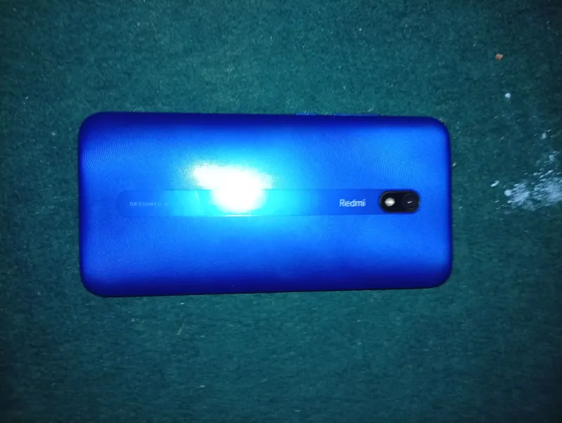 redme 8a telefoni sotiladi 200 ming holati yaxshi