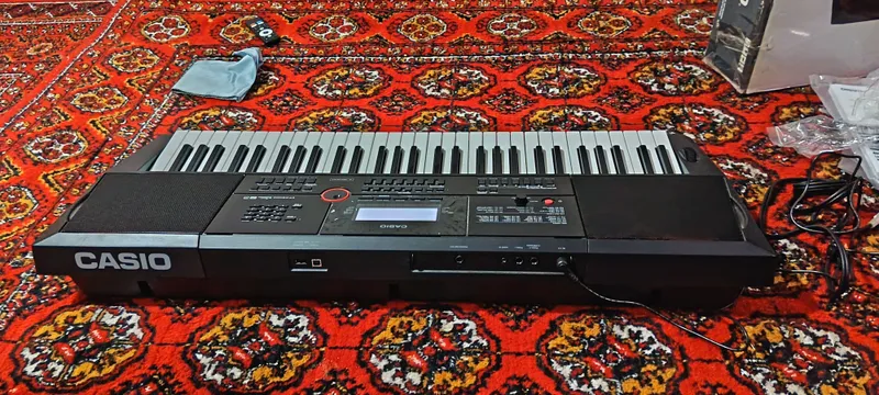 Продаётся синтезатор Casio CT-X3000 8