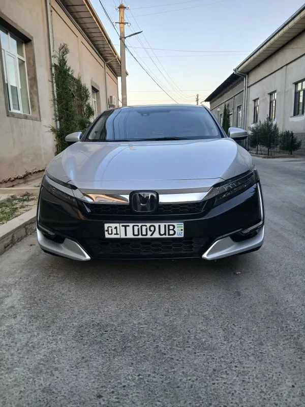 Honda clarity gybrid 1 Honda clarity gybrid 1