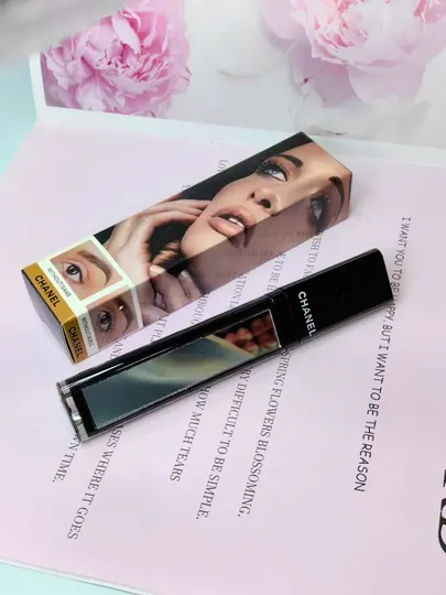 Chanel Mascara Intense Black tush