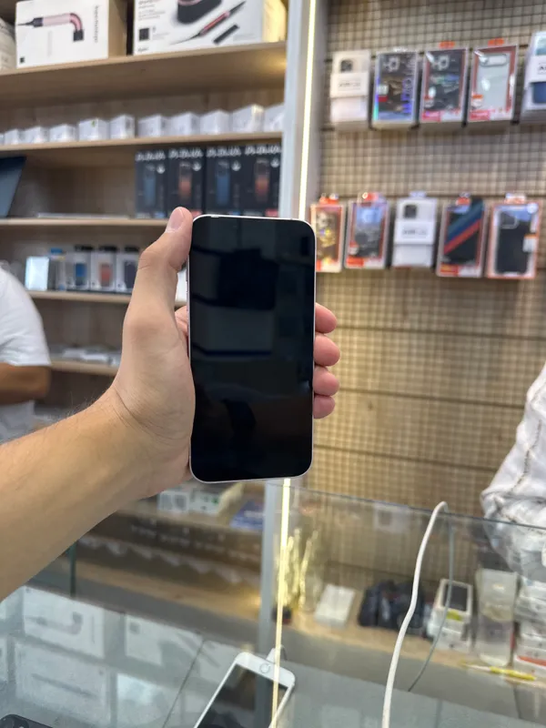 iPhone 13 pink 2