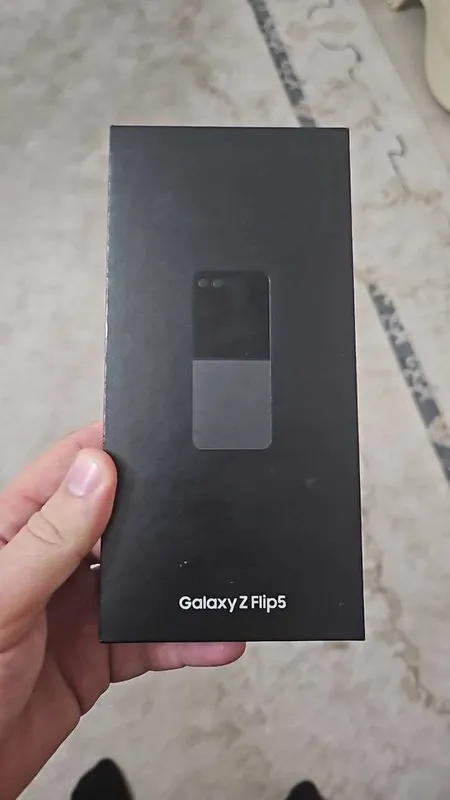 Samsung Z Flip 5 ideal 256 tali qora karobka bor — фото 2