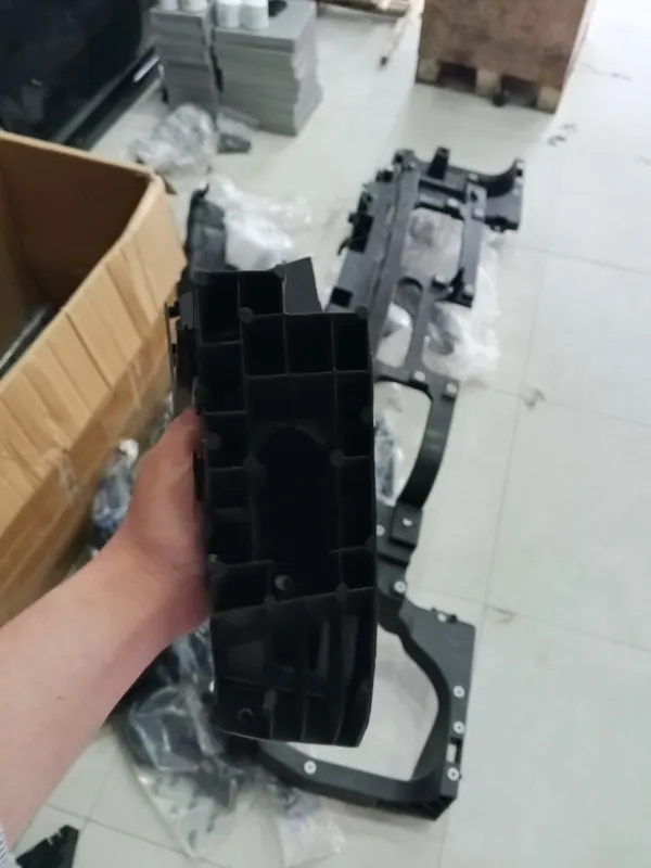 Задний кронштейн крепления левой фары Lixiang L9 1 Задний кронштейн крепления левой фары Lixiang L9 1