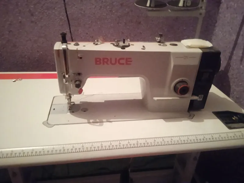 Bruce tikuv moshinasi ideal holatda