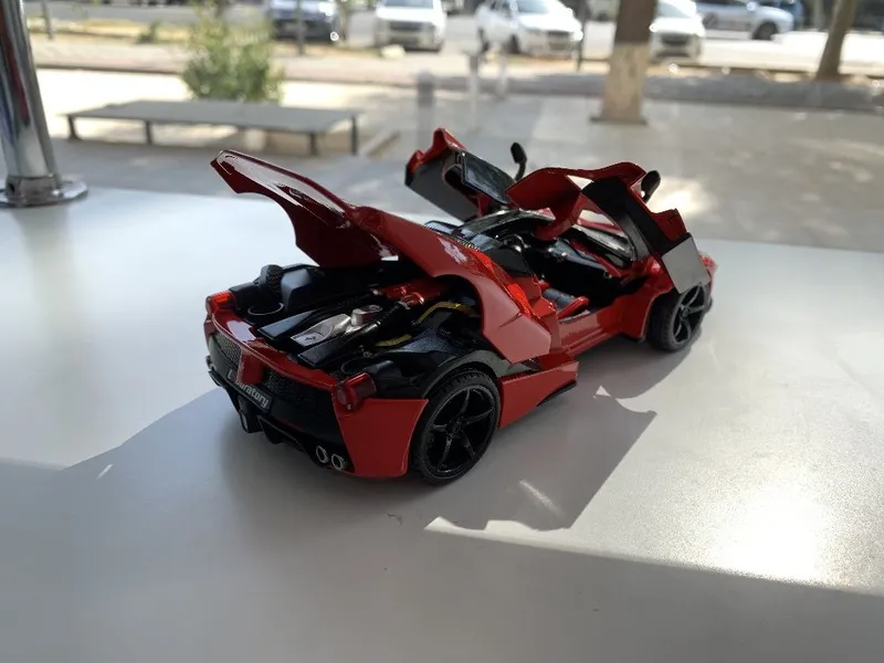 Моделька LaFerrari 1:24 5