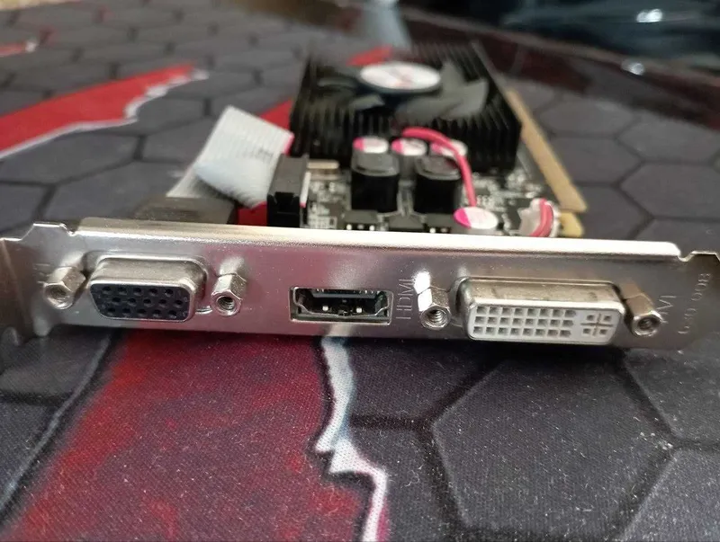 Видеокарта GT210