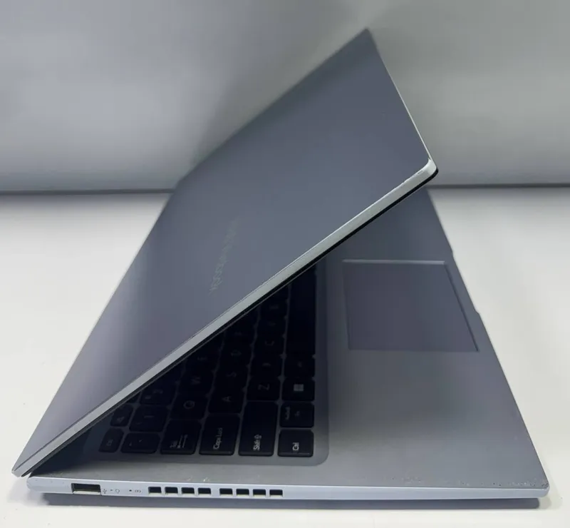 Asus Vivobook 5