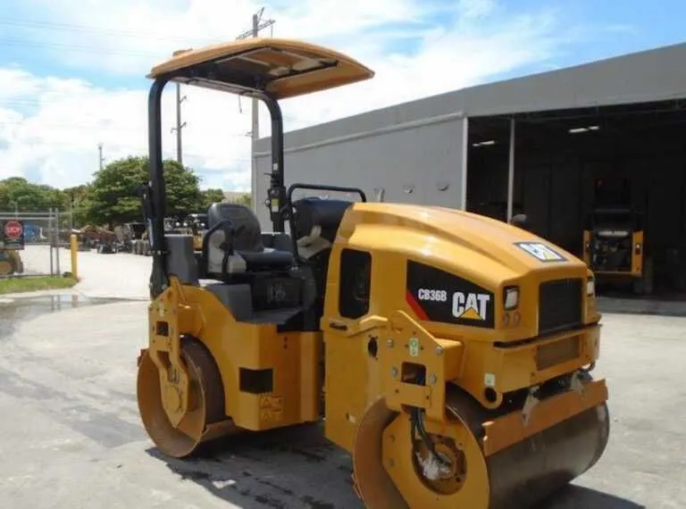 Двухвальцовый каток CAT [CB36B] 4.4тон В НАЛИЧИИ — фото 1