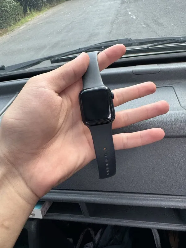 Iwatch se2 40mm srochna 1