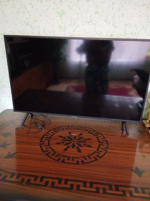 Televizor sotiladi