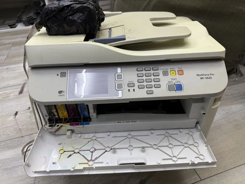 Продаётся Epson WorkForce Pro WF-5620 2