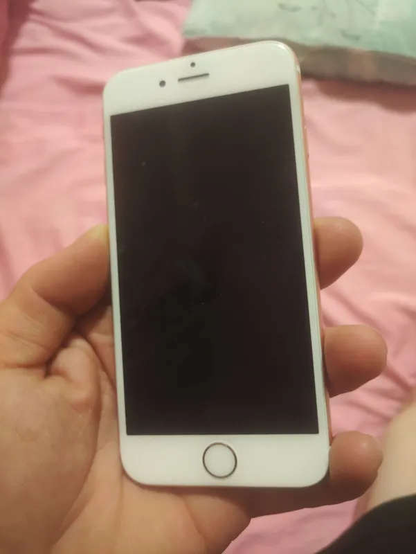 Iphone 6s Rose Gold 64Gb, в отличном состоянии, ретро 1 Iphone 6s Rose Gold 64Gb, в отличном состоянии, ретро 1
