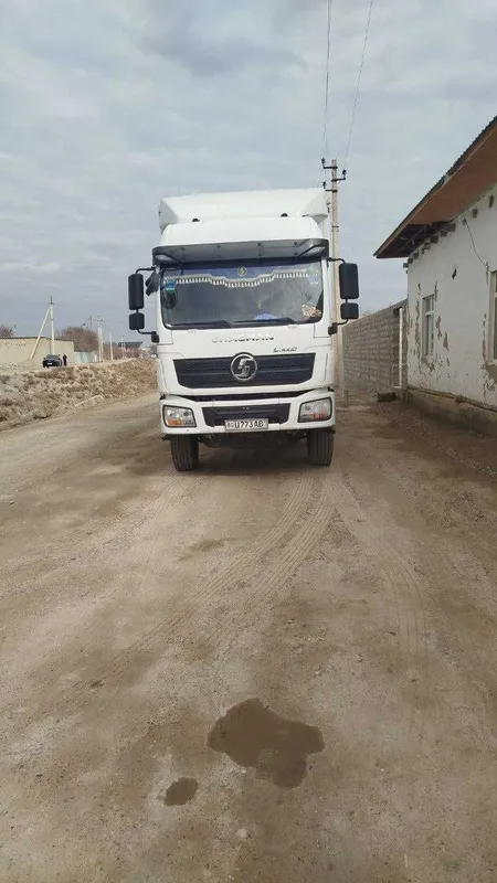 SHACMAN Furgon 9 metrlik