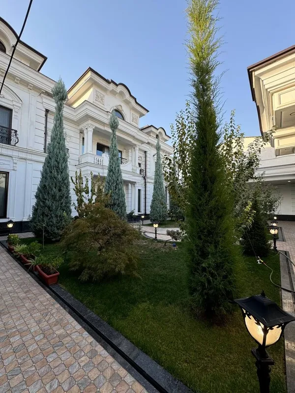 Сдаётся евродом с зади Гостиница Россия — фото 1