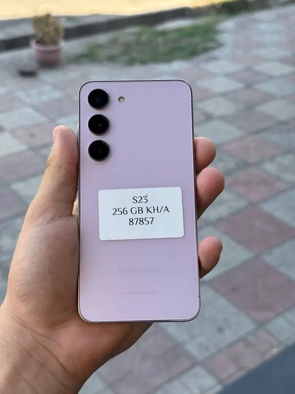 Samsung S23 . 1