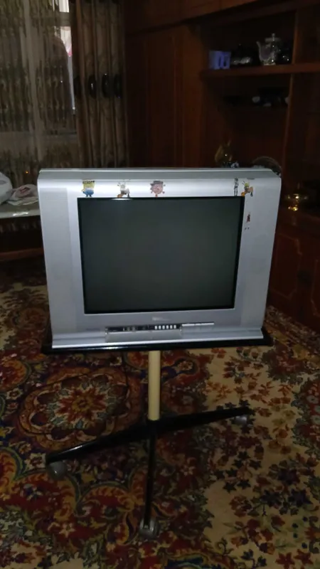 Продаётся Б/У телевизор 2 Продаётся Б/У телевизор 2