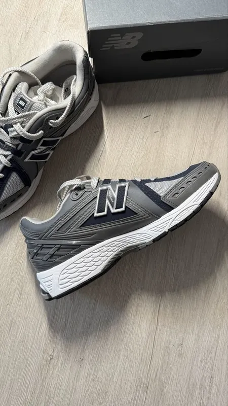 New Balance 1906R