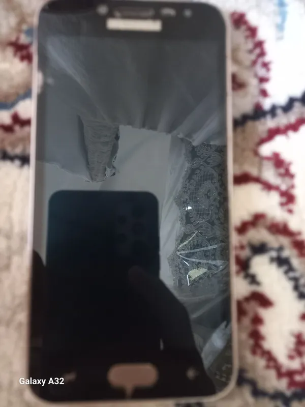 Телефон Samsung J2 2