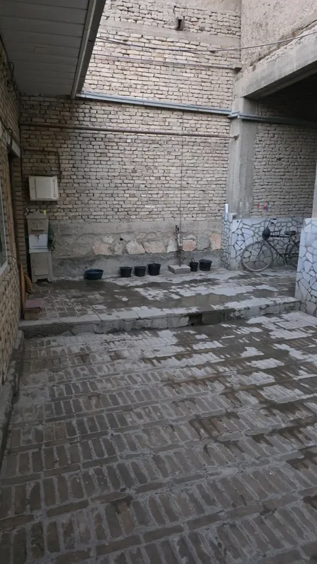 Уй сотилади Хатирчи центрда 10